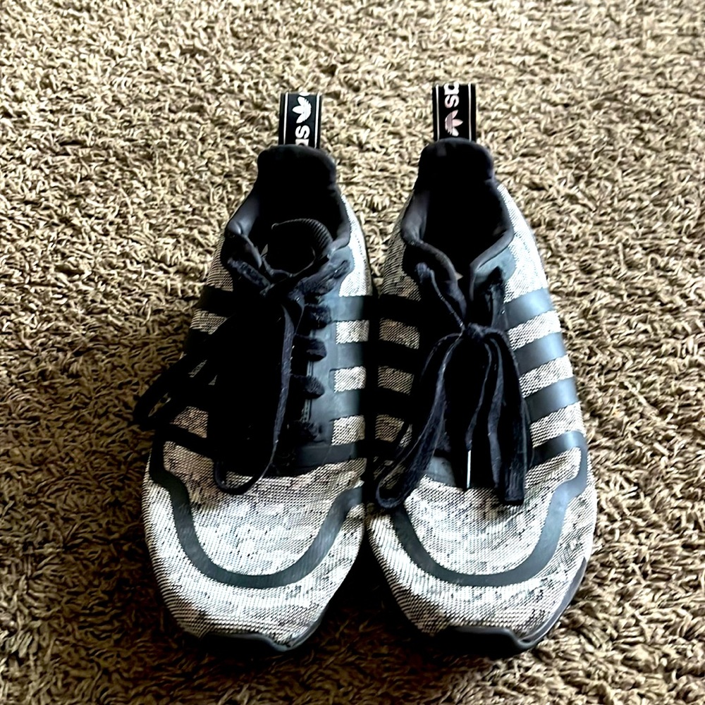 Men’s US Size 10 Adidas Tennis Shoes